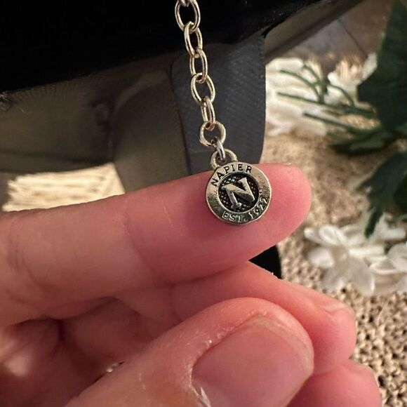 NAPIER Double Strand Gold Tone Bib Necklace -‎ faux multicolored Gemstones - Picture 4 of 7